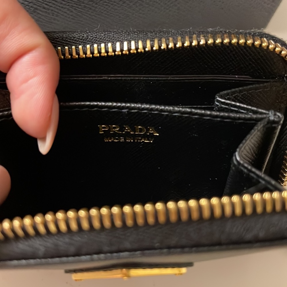 Prada leather wallet on a belt - Picture 3 of 3
